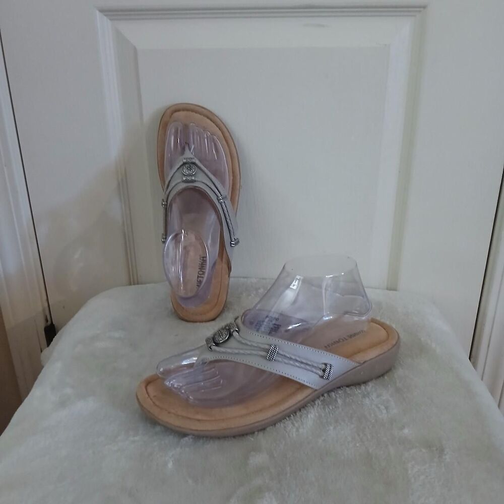 Minnetonka Silverthorne Taupe Leather Flip Flop Thong Sandals Silver Beaded 9